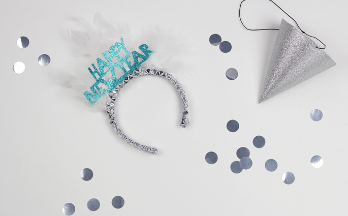 DIY: Happy New Year Photo Booth | we love handmade
