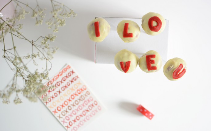 Cake Pops Love | welovehandmade