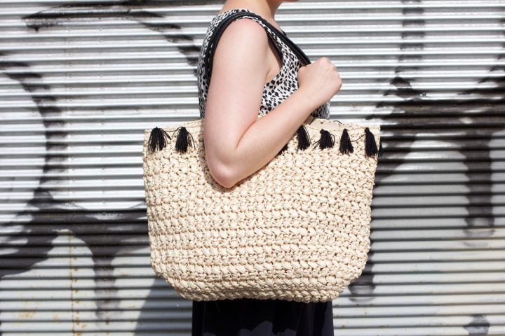 DIY: Strohtasche mit Tassels | we love handmade