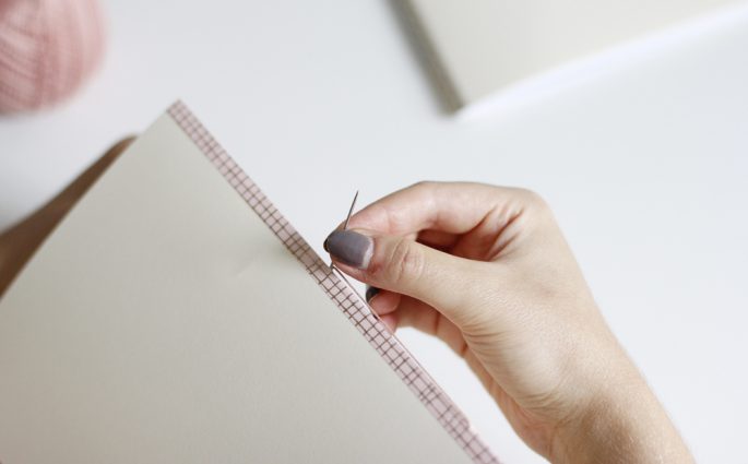 Notizhefte binden: Buchbinden | we love handmade