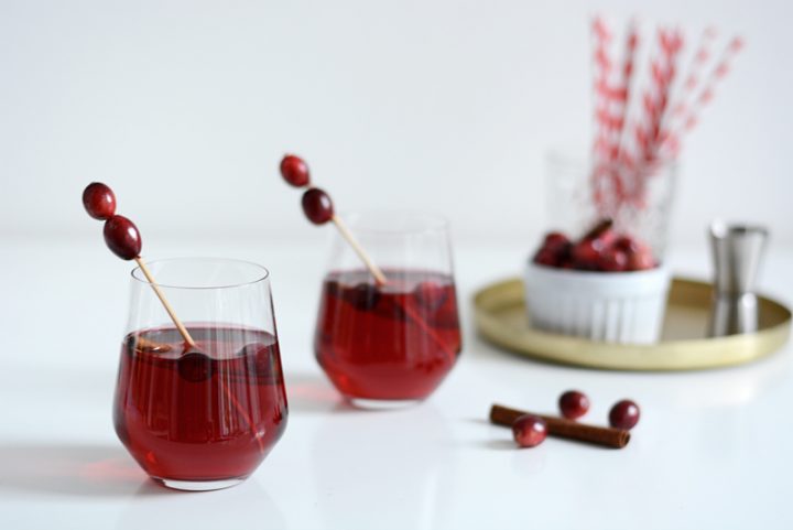 Cranberry-Vodka-Cocktail | we love handmade
