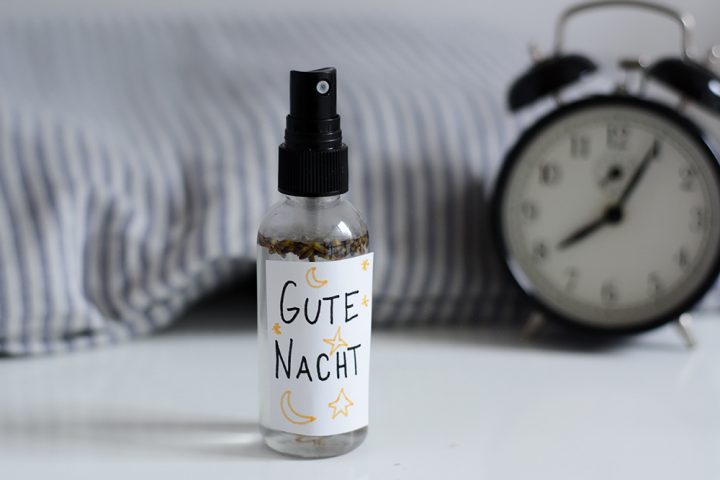 Kissenspray DIY | we love handmade