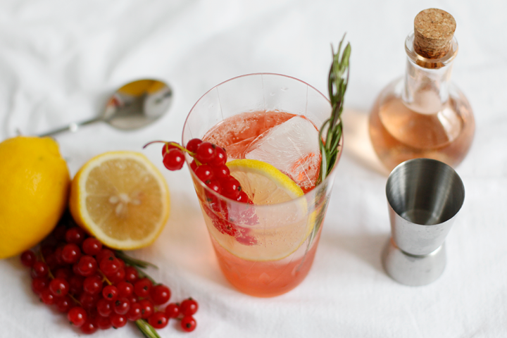 Drink: Ribisel-Cocktail mit Ramazotti Rosato und infused Ging | we love handmade
