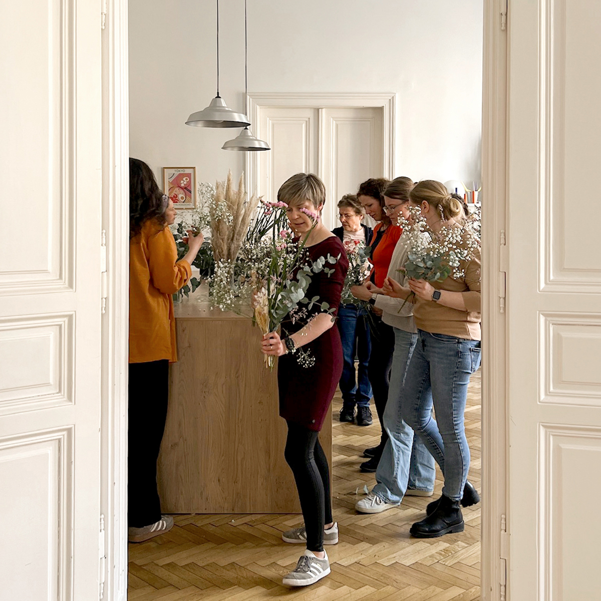 Workshop – Blumenkränze binden: Flowerhoop oder Flowercrown gestalten – Bild 4